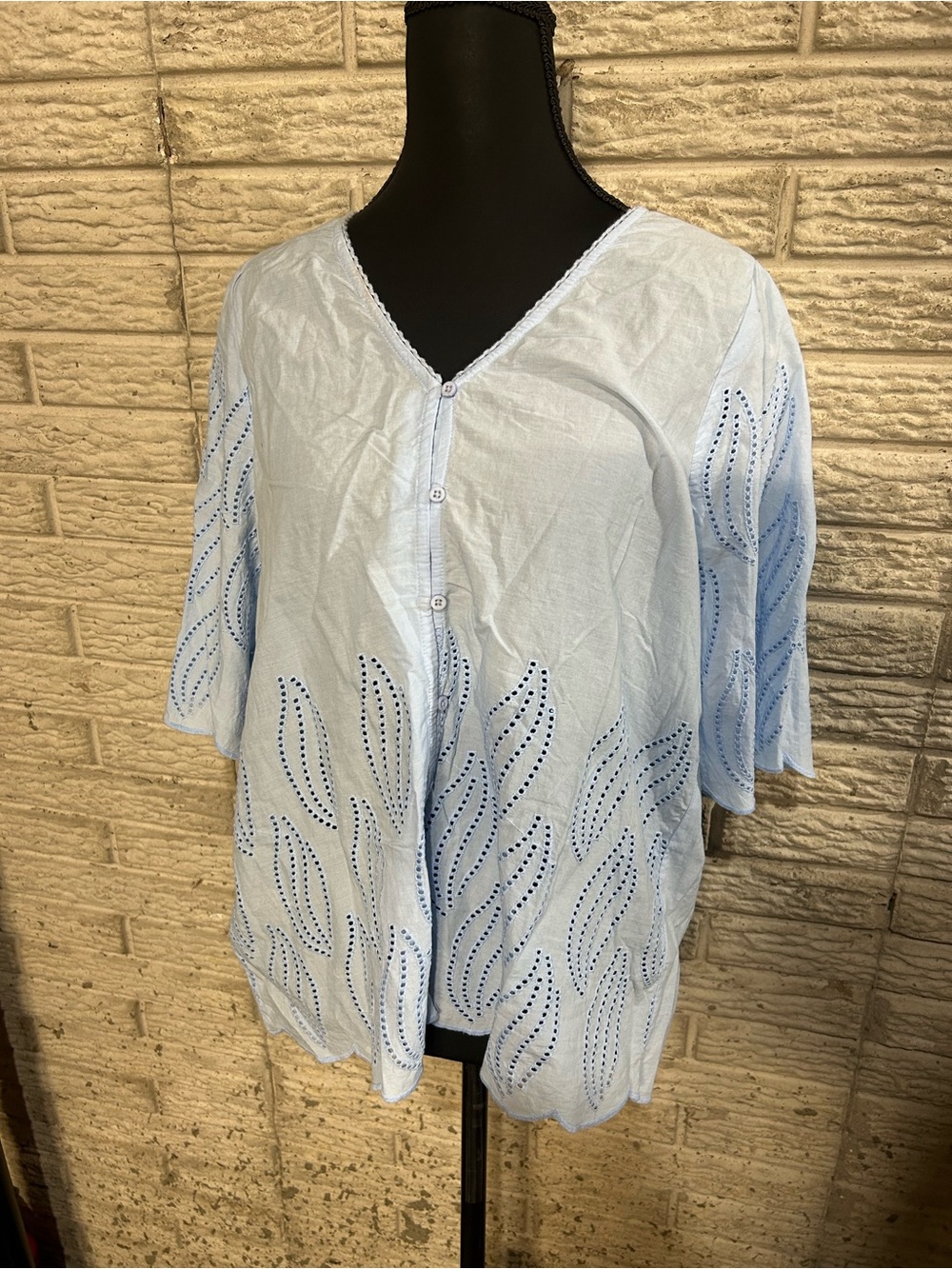 Light Blue Eyelet Button Front Blouse Studio West Size Large 100% Cotton